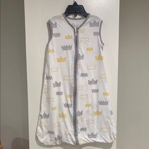 Unisex Infant Sleep Sack with Crown Print White, Gray, Yellow. Size 0-6 months
